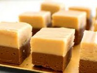 شکلات دو رنگ با کره ی بادام زمینی