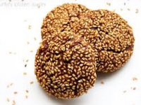 بیسکویت کنجدی شکلاتی