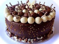 فنجان های پر شه از گاناش فندوق