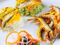 سبزی پلو با کیلکای برشته