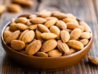 خوردن بادام پوست کنده چه فوایدی دارد؟