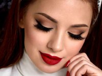 اصول آرایش صورت با پوست سفید و چشم قهوه‌ای !