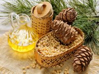 با روغن کاج پوست و موی ابریشمی داشته باشید