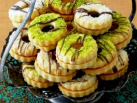 طرز تهیه‌ی شیرینی خانگی عید؛ شیرینی مشهدی