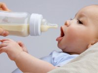 ویروس کرونا؛ شیردهی مادر آلوده نوزاد را مبتلا می‌کند؟