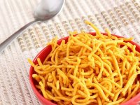 طرز تهیه کرانچی پنیری؛ با پنیرچدار و سبزیجات معطر