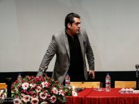 وقتی مانی رهنما به خاطر ترافیک جاده شمال از ایران می‌رود!