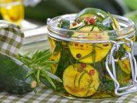 طرز تهیه ترشی کدو سبز