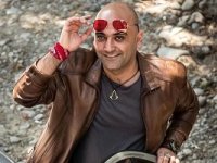 مهدی کوشکی با چهره جدید و اسلحه به دست + عکس