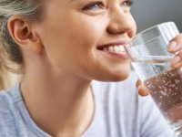 چگونه با خوردن مایعات وزن کم کنیم؟