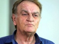 فتحعلی اویسی اسلحه به دست در ۴۸ سالگی؛ سال ۷۲