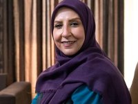 مرجانه گلچین بازیگری را بوسید و کنار گذاشت