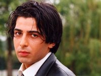 حمید گودرزی به مناسبت چهلم مادرش متن تلخی منتشر کرد