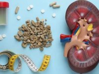 ساده ترین راه برای جلوگیری از سنگ کلیه ؛ این علائم مهم را بشناسید