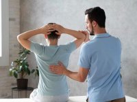 علائمی که نشان می‌دهد در دهه ۳۰ یا ۴۰ به فیزیوتراپی نیاز دارید