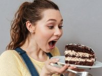 چگونه میل شدید به شیرینی پس از هر وعده غذایی را متوقف کنیم؟