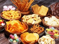 ۴ غذا و نوشیدنی که باید از آنها اجتناب کنید
