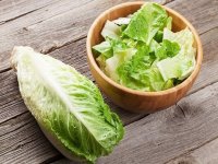 مغز کاهو را بخوریم یا دور بریزیم؟