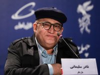 نادر سلیمانی با پوشیدن این لباس در ۵۰سالگی به آرزویش رسید