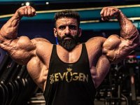 عاشقانه هادی چوپان با همسرش پس از نتایج مستر المپیا (عکس)