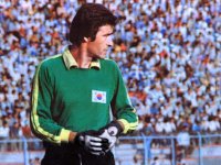 ناصر حجازی در جوانی با شلوار بوت‌کات و صندل + عکس