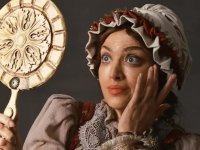 «بهنوش طباطبایی» با گریم و لباس نانسی در «الیور توئیست»(عکس)