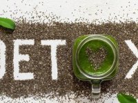 دیتاکس بدن با این ۵ ماده غذایی