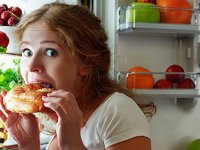 چرا گاهی با گرسنگی از خواب بیدار می‌شویم؟(اینفوگرافی)