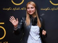 تیپ متفاوت «محیا دهقانی» در جشنواره ۲۵؛ ترکیب کت چرم بایکر و شلوار واید! (عکس)