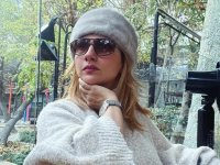 استایل پاییزی «محیا دهقانی» با بافت اورسایز و کلاه خز‌ + (عکس)