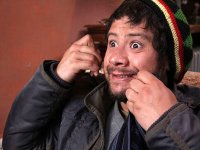 علی صادقی برای کتک زدن پول می‌گیرد