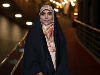 مژده لواسانی، مجری چادری تلویزیون هم پیامک کشف حجاب دریافت کرد!