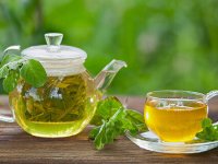 نوشیدن چای سبز در عصر، خواب را مختل میکند؟