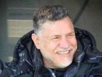 علی دایی، علی کریمی را آنفالو کرد +عکس