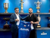 بمب تابستانی آبی‌ها در لباس استقلال + عکس