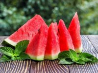 با این مواد غذایی خوشمزه بدن‌تان در گرمای شدید هم خنک می‌ماند