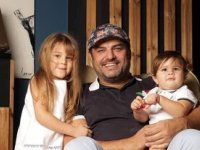 سام درخشانی در کنار فرزندانش برکه و برسام + عکس