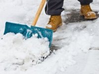 پارو کردن برف با خطر حمله قلبی ارتباط دارد؟