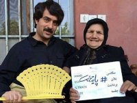 تغییر چهره مادر ارسطو در ۸۳ سالگی+ عکس