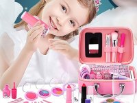هشدار وزارت بهداشت درباره اسباب‌بازی‌های آرایشی کودکان