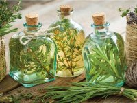 عرقیات گیاهی و فواید آنها برای سلامت