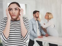 با شوهری که به والدینش وابسته است چطور رفتار کنیم؟