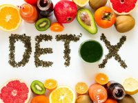 خوراکی‌ های مناسب سم زدایی بدن در ماه رمضان