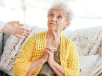 مشخصات سالمندانی که تحت سوء رفتار قرار دارند، چیست؟