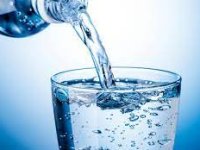 آداب نوشیدن آب در طب سنتی