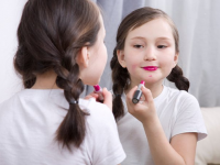 بلوغ زودرس بیخ گوش کودکان؛ از این خوراکی ها اجتناب کنید