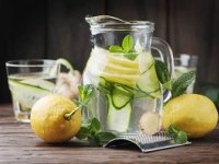 آب را برای سالمندان طعم دار کنید!