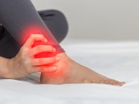 کمبود کدام ویتامین باعث درد ساق پا میشود؟