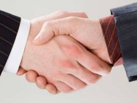 چگونه «دست دادن» شخصیتتان را لو می‌دهد؟