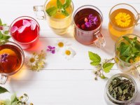 مصرف دمنوش بهترین راه‌ برای جلوگیری از خشکی پوست